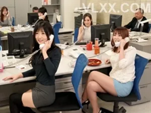 Nhìn thằng bạn đụ vợ mà sót hết cả buồi