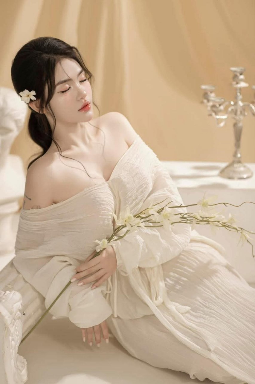 Mất sức mỗi ngày khi thuê được em nô lệ ngon ngọt